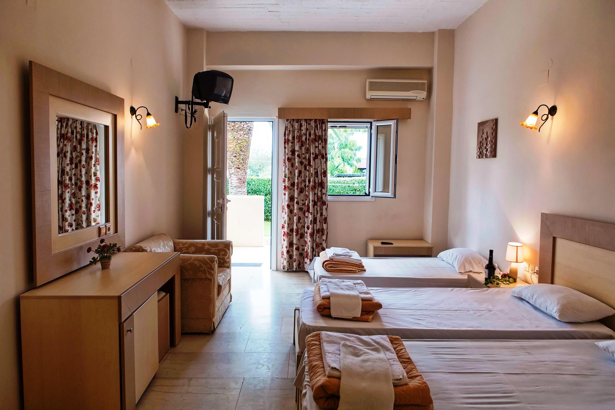 Anita Hotel Perama  Exterior photo