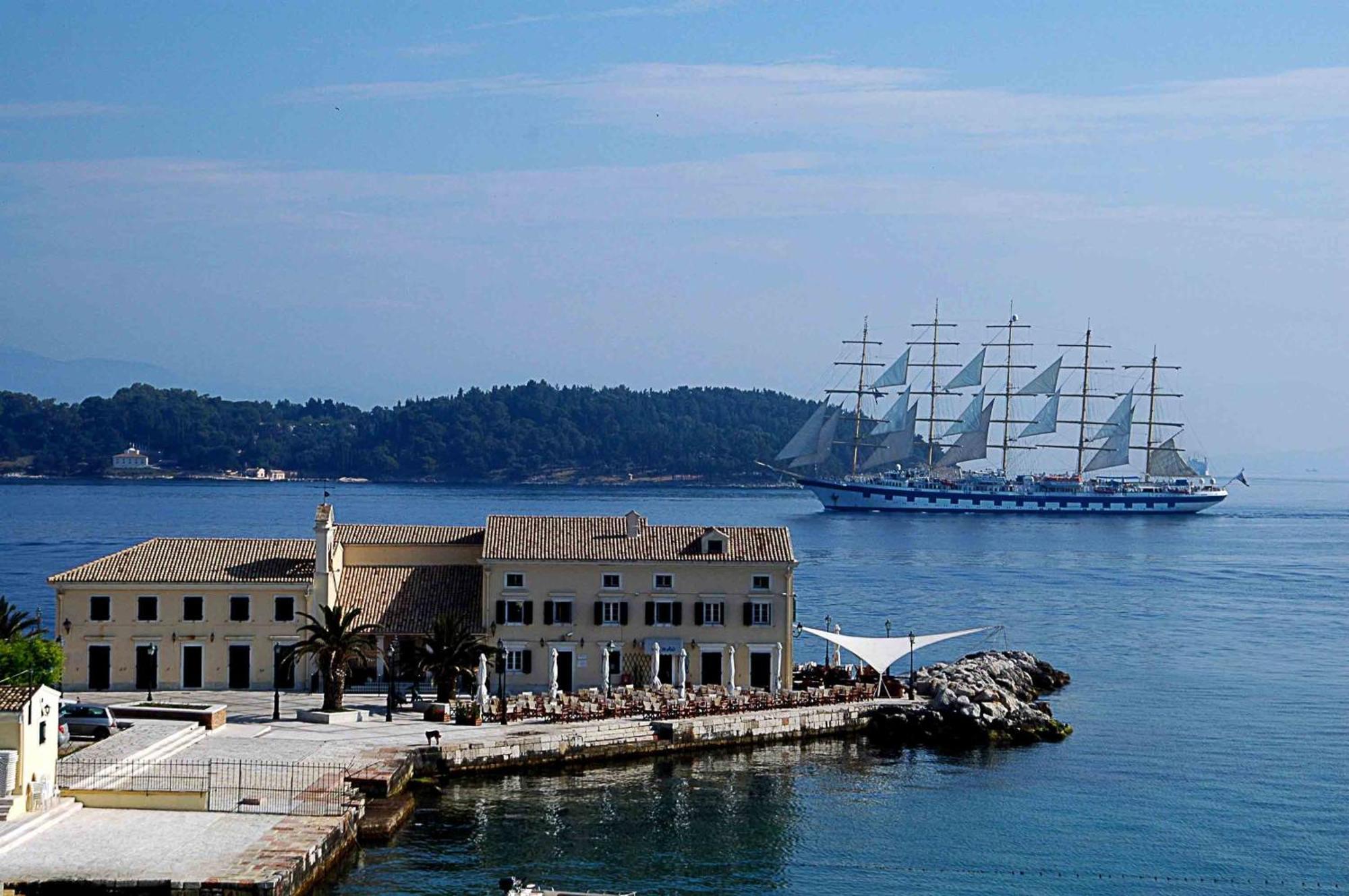 Anita Hotel Perama  Exterior photo