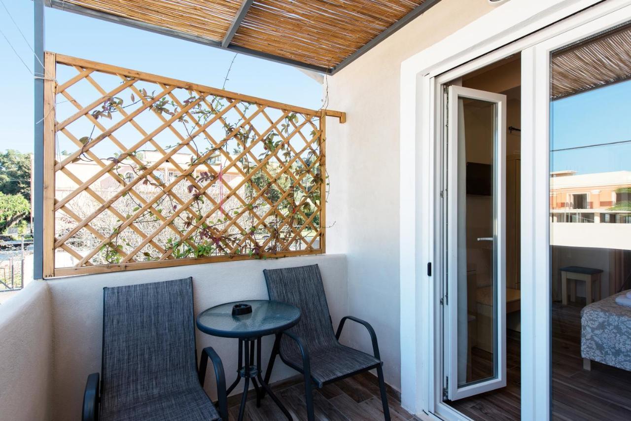 Anita Hotel Perama  Exterior photo